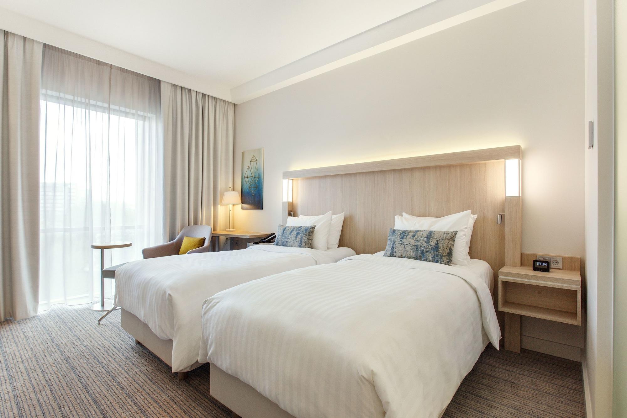 Courtyard By Marriott Bucharest Floreasca Екстериор снимка