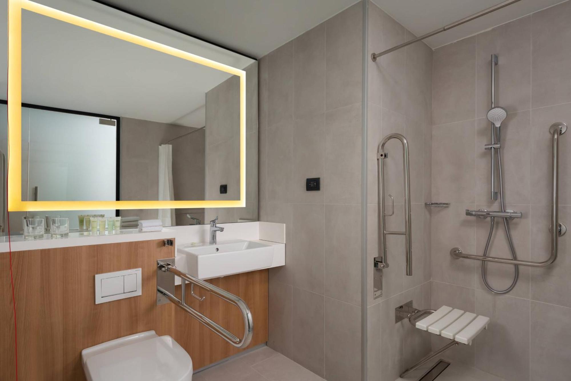 Courtyard By Marriott Bucharest Floreasca Екстериор снимка