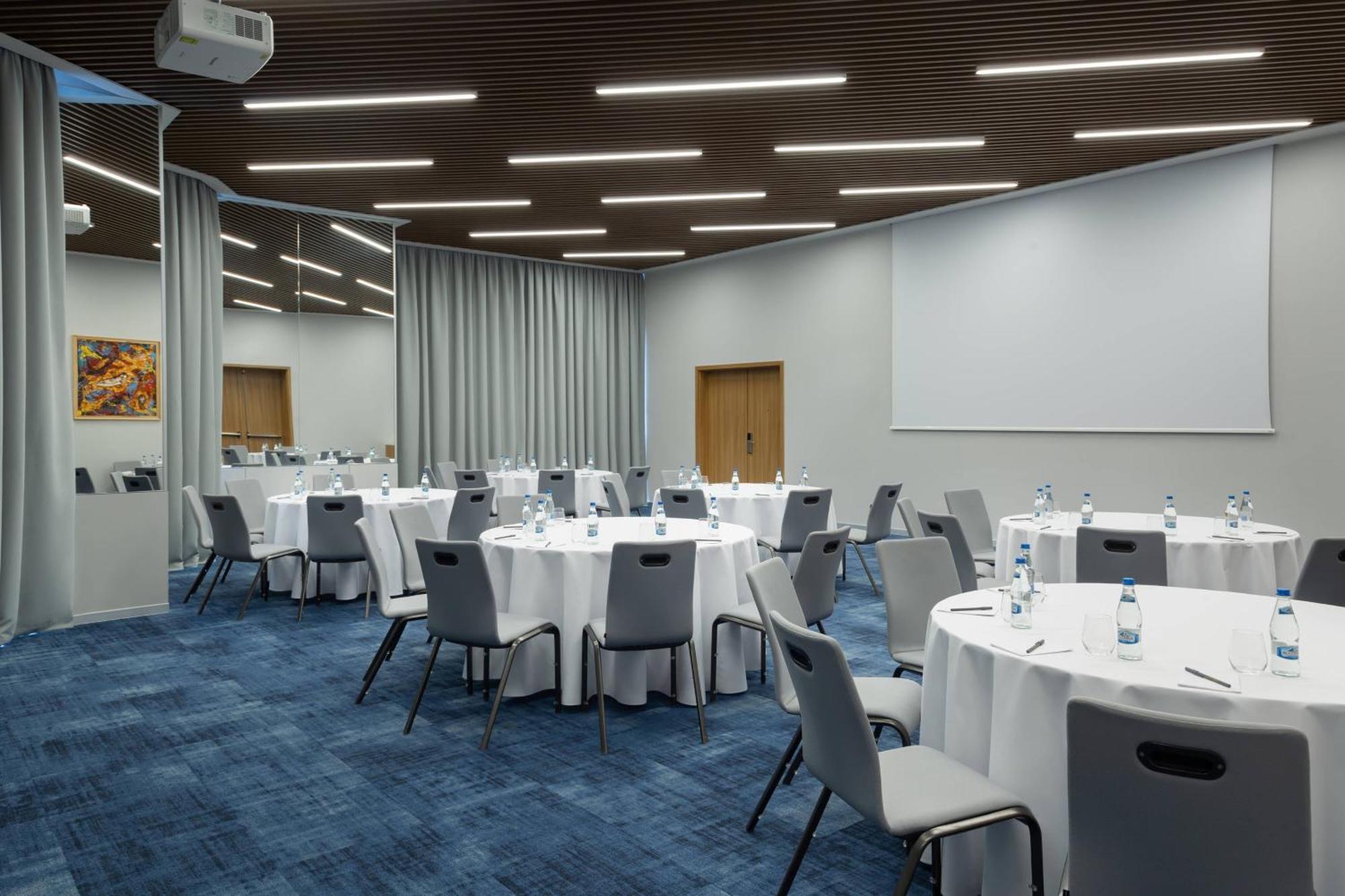 Courtyard By Marriott Bucharest Floreasca Екстериор снимка