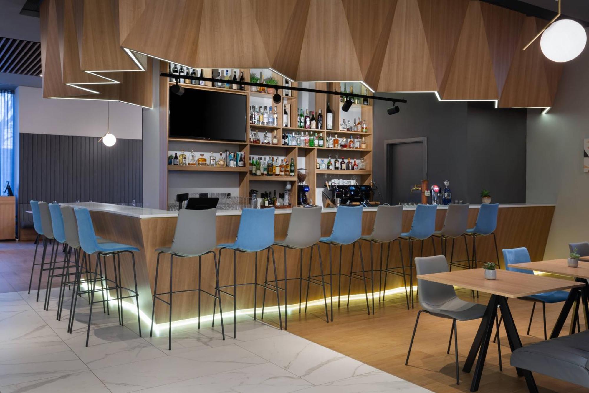 Courtyard By Marriott Bucharest Floreasca Екстериор снимка